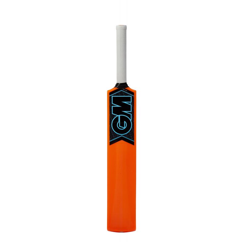YOUNG GUNN STRIKER CRICKET BAT - ALL-WEATHER